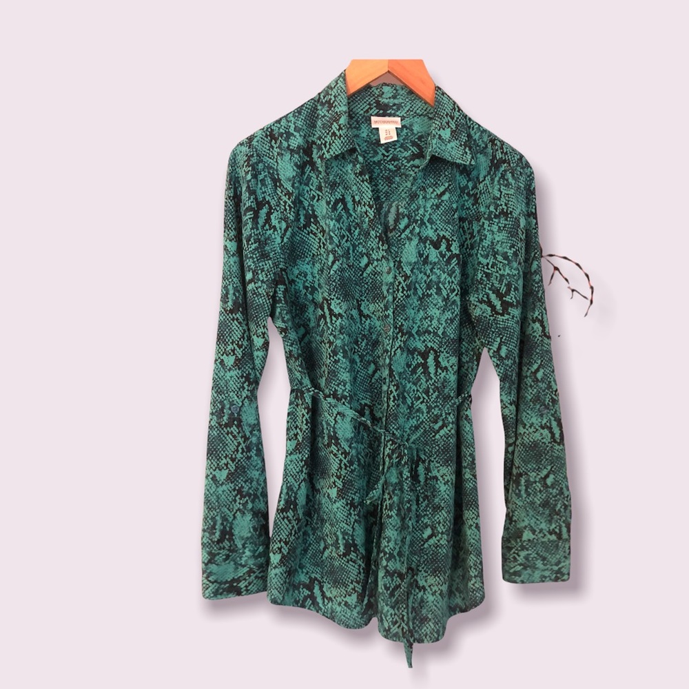 Size L Motherhood Maternity teal snakeskin blouse